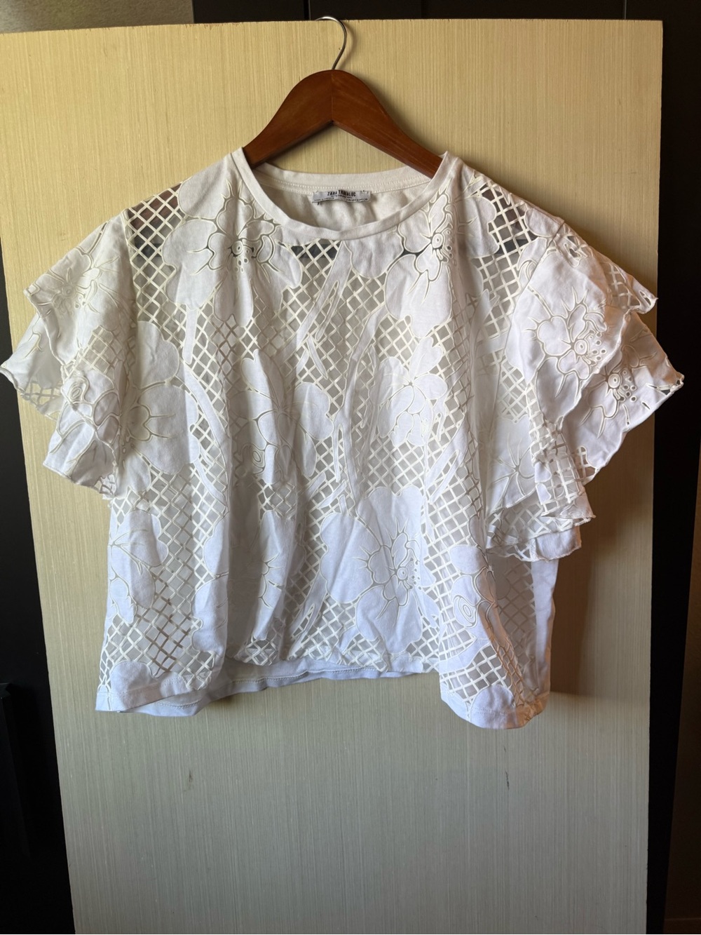 Zara White Eyelet Flutter Sleeve Cropped Top